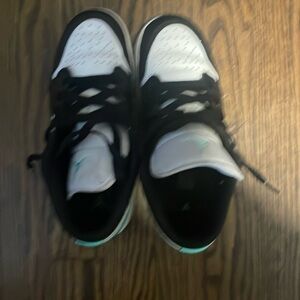 Jordan one low tops. Good condition